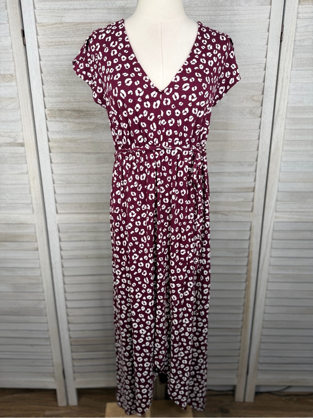 ISABEL MATERNITY (Ingrid & Isabel) Burgundy & White Leopard Print Maxi Dress-M
